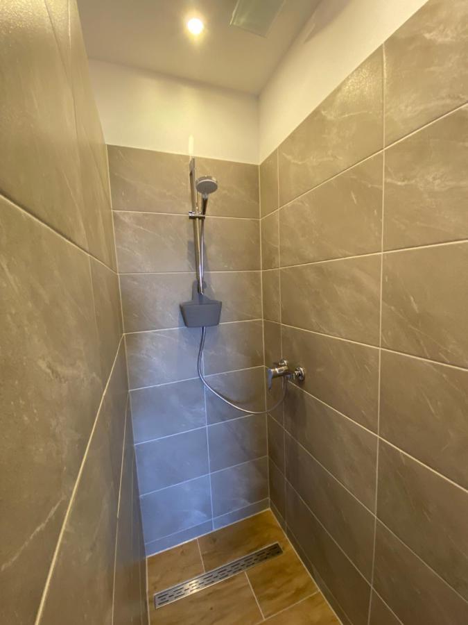 Grosses Doppelzimmer Mit Eigenem Bad Und Kuehlschrank, Frisch Saniert Friedrichskoog Exterior foto