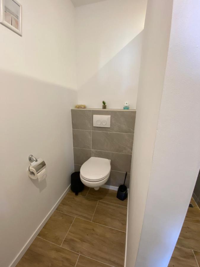 Grosses Doppelzimmer Mit Eigenem Bad Und Kuehlschrank, Frisch Saniert Friedrichskoog Exterior foto