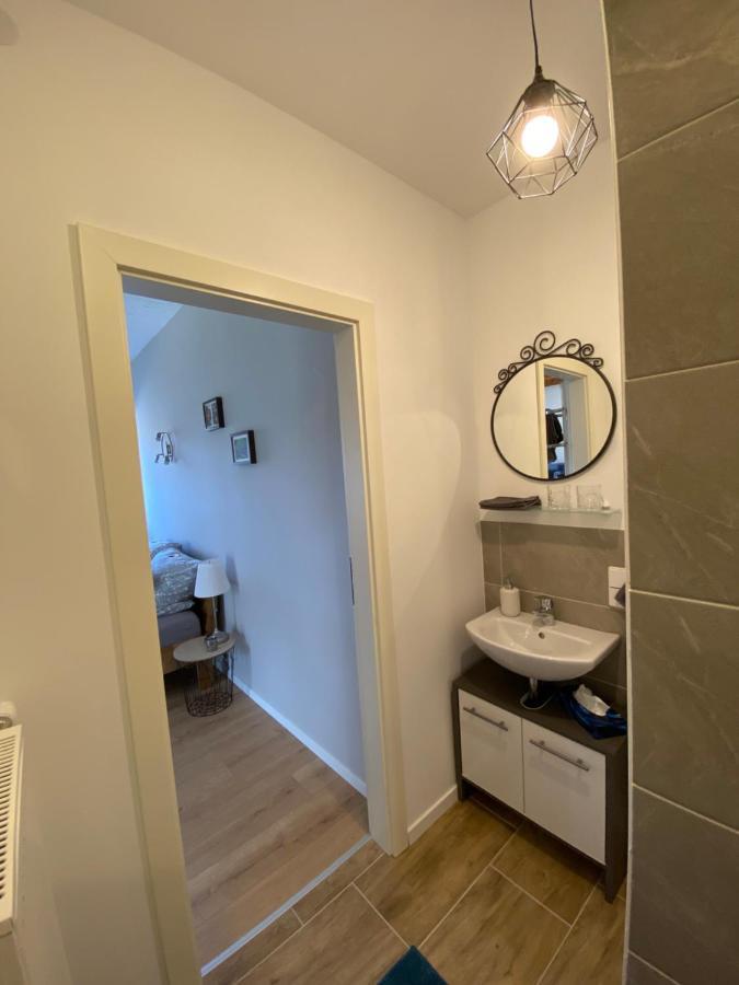 Grosses Doppelzimmer Mit Eigenem Bad Und Kuehlschrank, Frisch Saniert Friedrichskoog Exterior foto