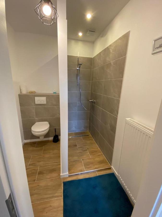 Grosses Doppelzimmer Mit Eigenem Bad Und Kuehlschrank, Frisch Saniert Friedrichskoog Exterior foto